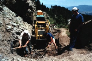 Trabajando en el acceso al tunel, 2001.